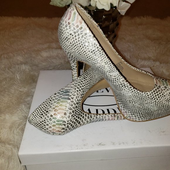 Pastel Snake Print - Picture 3 of 5